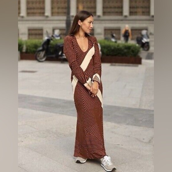 Zara Dresses & Skirts - Zara Brown and Cream Long Sleeve Dress